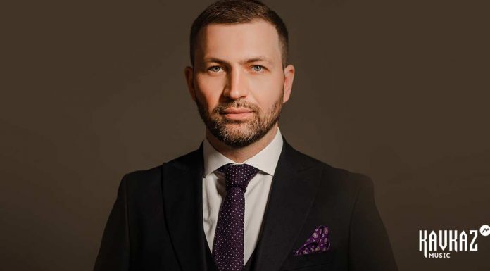 Азамат Беков исполнил песню Аслана Мамиева «Псэм и гуащIэ»
