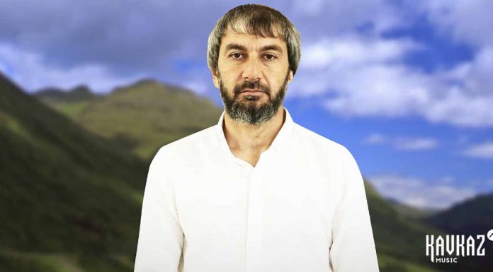 Увайс Шарипов исполнил песню о настоящих мужчинах